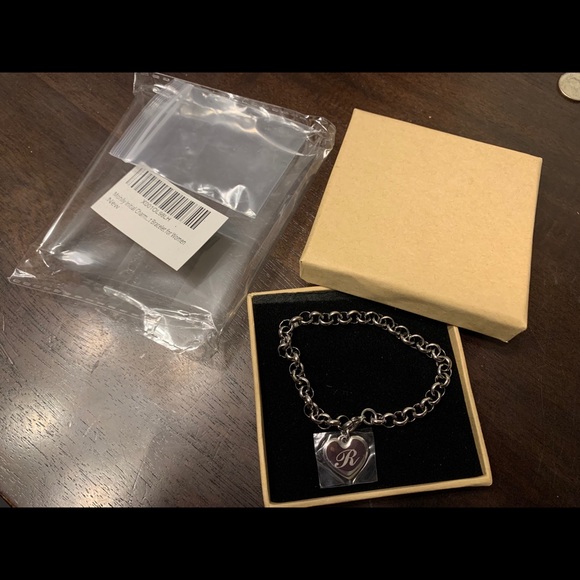 ♥️Letter “R” bracelet BNIB♥️ - Picture 2 of 2